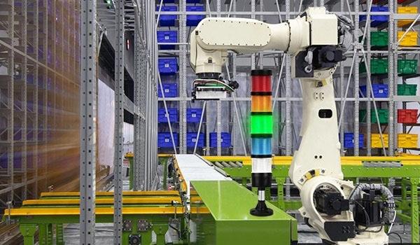 Đèn tháp giúp hiển thị trạng thái hoạt động của máy móc một cách trực quan.