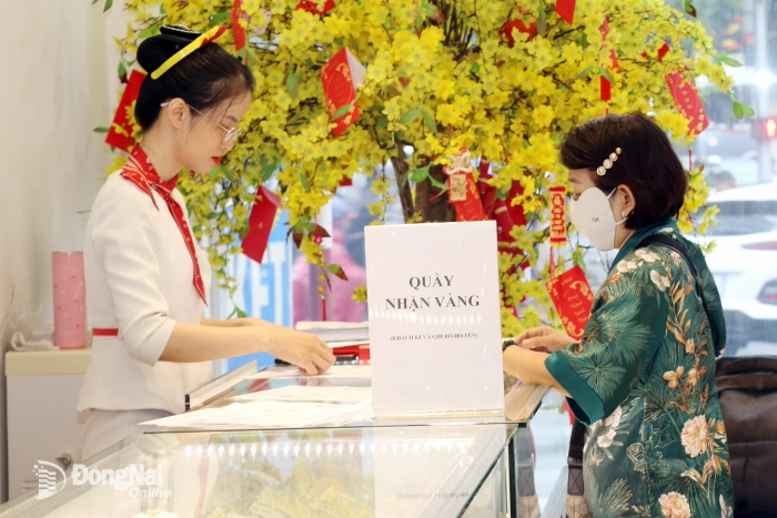 Giá vàng tăng trở lại, vàng nhẫn hiện có giá tương đương vàng miếng