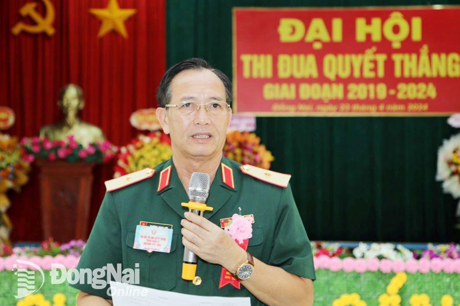 Thiếu tướng Trương Ngọc Hợi chỉ đạo rút kinh nghiệm sau đại hội. Ảnh: Nguyệt Hà