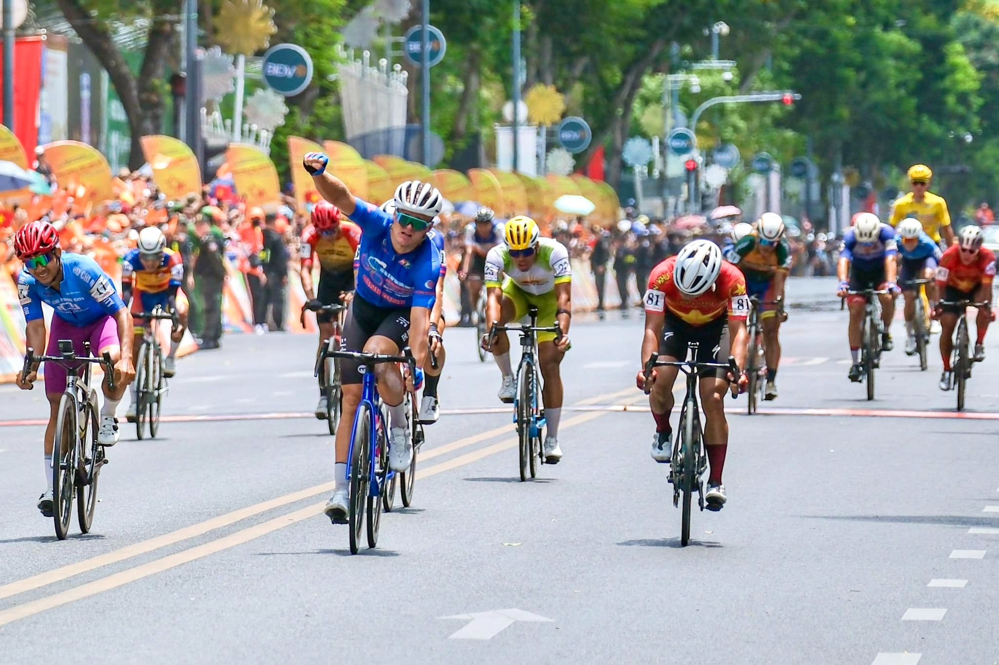Tay đua Martin Laas (620 Châu Thới Vĩnh Long) chiến thắng chặng cuối của giải. Ảnh: Cycling News