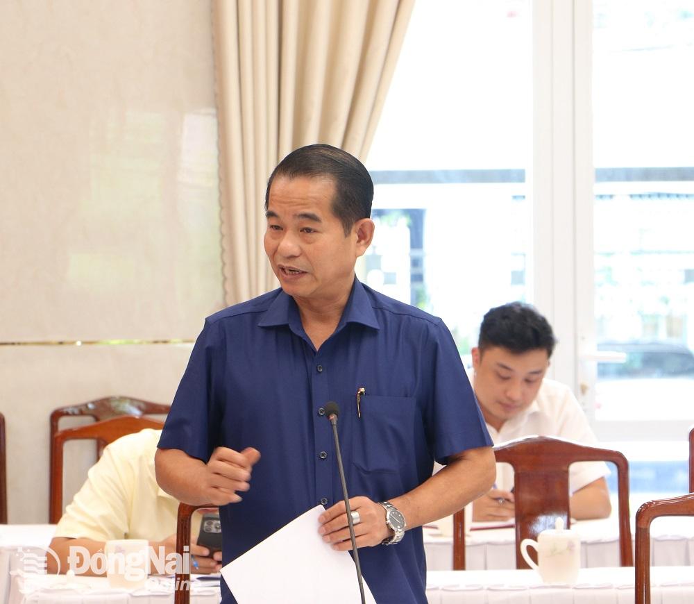 Ủy viên Ban Thường vụ Tỉnh ủy, Chủ tịch HĐND tỉnh Thái Bảo phát biểu ý kiến tại hội nghị. Ảnh: Phạm Tùng