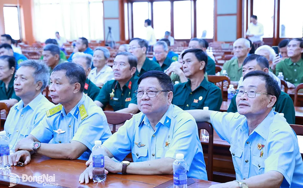 Hội viên Hội Cựu chiến binh thành phố Biên Hòa dự buổi họp mặt. Ảnh: Công Nghĩa