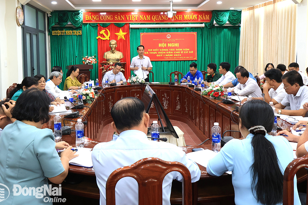 Trưởng Ban dân vận Huyện ủy Nhơn Trạch Phạm Sỹ Linh phát biểu tại Hội nghị