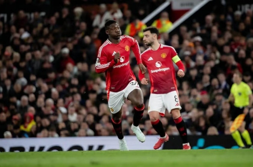 Nghịch lý giữa M.U, Tottenham và Chelsea