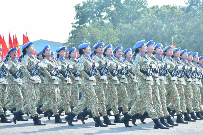 Khối nữ sĩ quan gìn giữ hoà bình của Liên hợp quốc. Ảnh: THANH GIANG