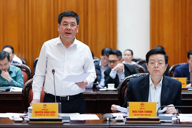Bộ trưởng Bộ Công Thương Nguyễn Hồng Diên phát biểu tại cuộc họp. Ảnh: VGP/Nhật Bắc