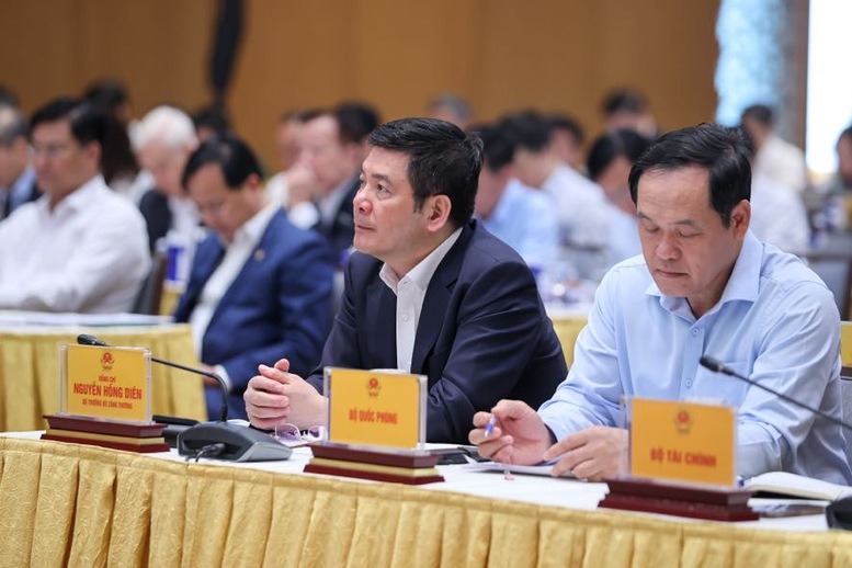 Lãnh đạo các bộ, ngành dự Hội nghị - Ảnh VGP/Nhật Bắc

