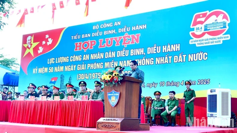 Quang cảnh buổi hợp luyện Ảnh: THANH GIANG