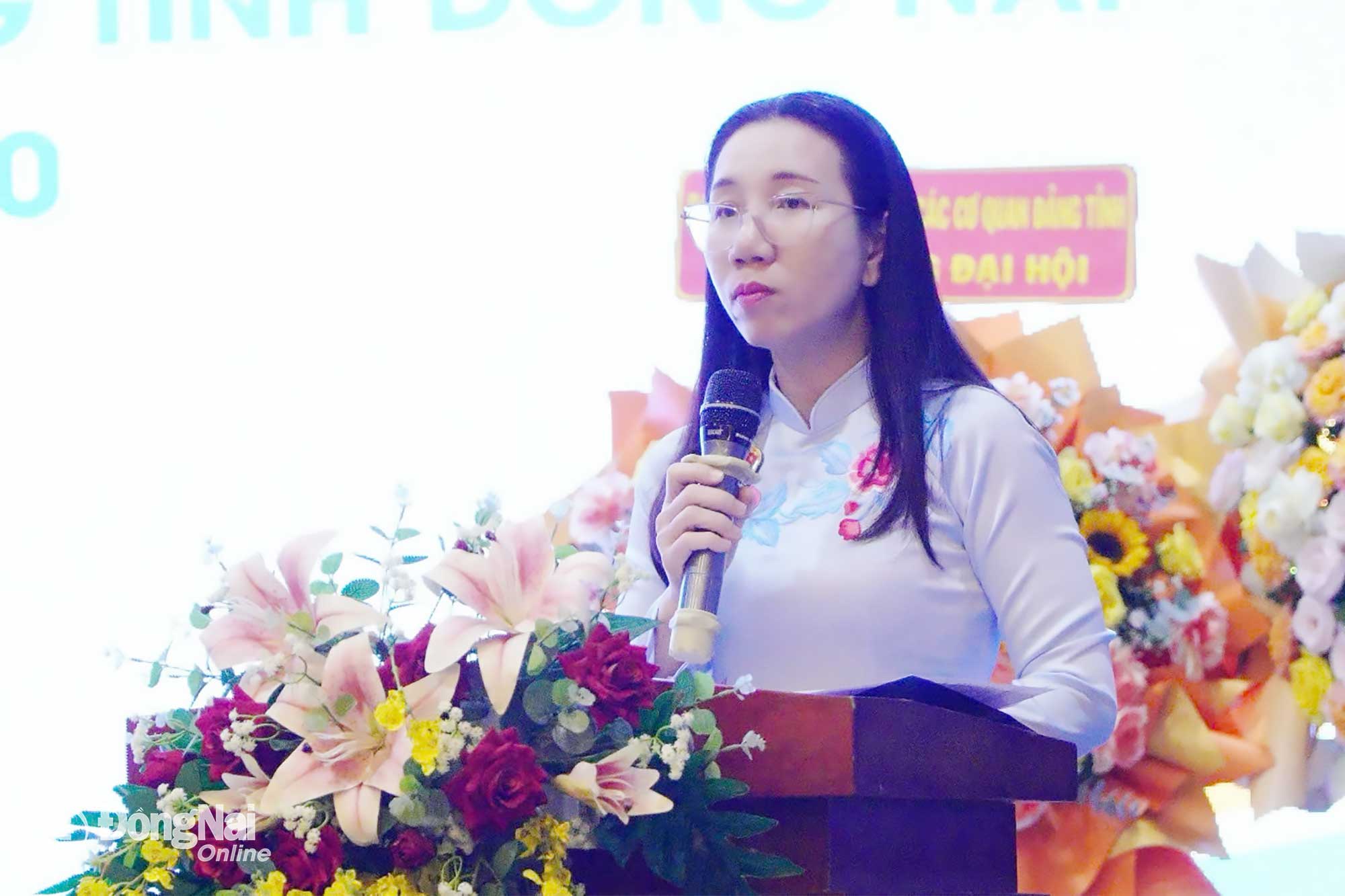 Tỉnh ủy viên, Phó Bí thư chuyên trách Đảng ủy các cơ quan Đảng tỉnh Đồng Nai Nguyễn Thị Thu Vân phát biểu chỉ đạo đại hội. Ảnh: Thủy Tiên