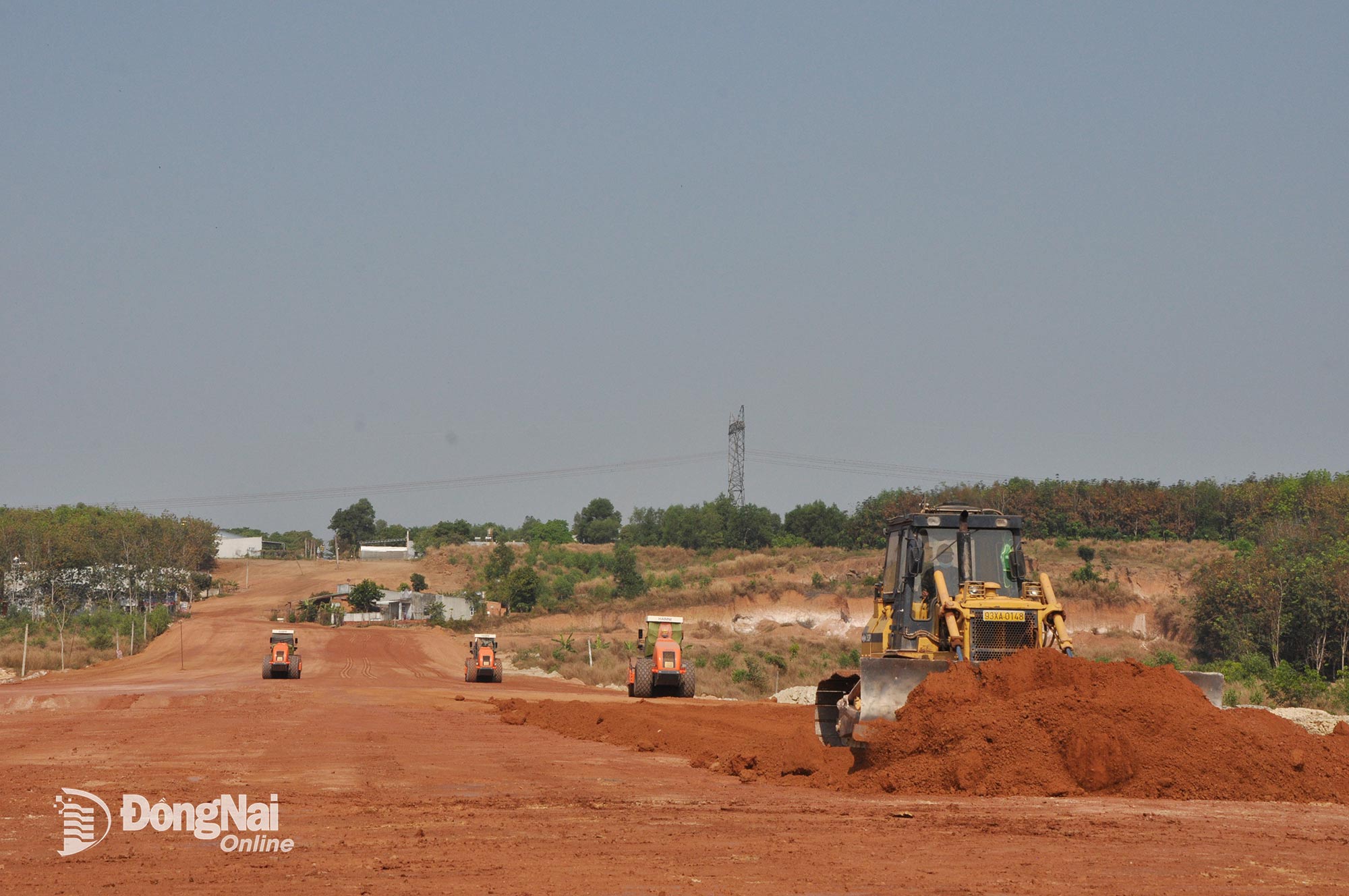 Dong Phu commune has been investing in road networks connecting to industrial parks and clusters. Photo: Xuan Tuc

