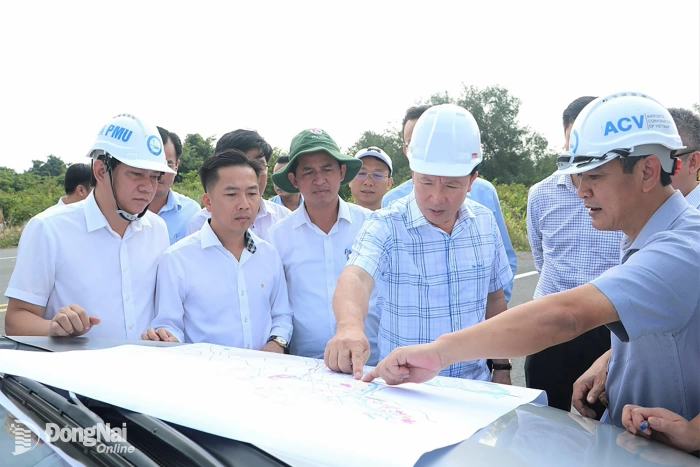 Chủ tịch UBND tỉnh Nguyễn Văn Út kiểm tra thực tế công tác giải phóng mặt bằng Dự án Hương lộ 2