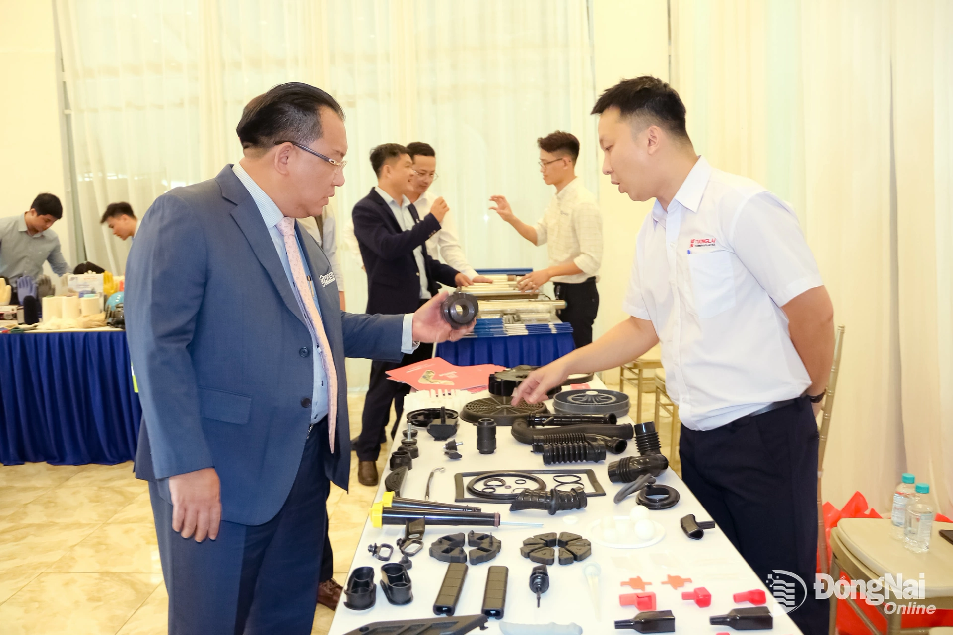 Businesses in Dong Nai and Ho Chi Minh City connect to supply supporting industrial products to one another. Photo: Vuong The

