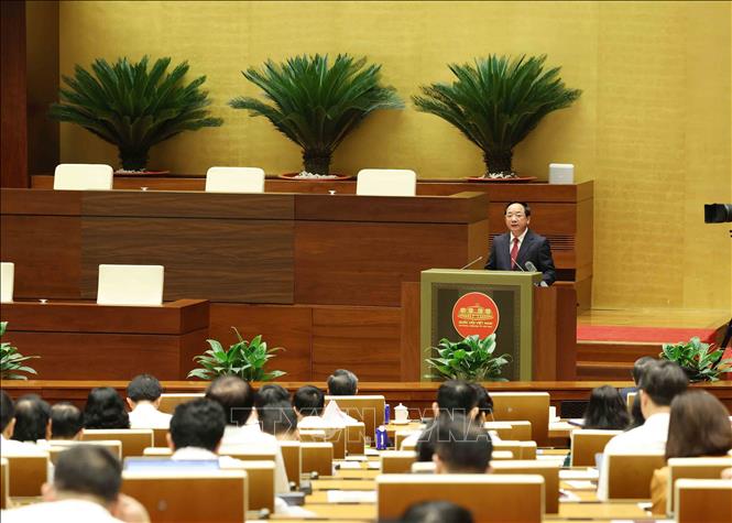 Đồng chí Trịnh Văn Quyết, Uỷ viên Bộ Chính trị, Bí thư Trung ương Đảng, Trưởng Ban Tuyên giáo và Dân vận Trung ương giới thiệu chuyên đề “Những nội dung cơ bản của Quy định về công tác chính trị, tư tưởng trong Đảng”. Ảnh: Phương Hoa/TTXVN