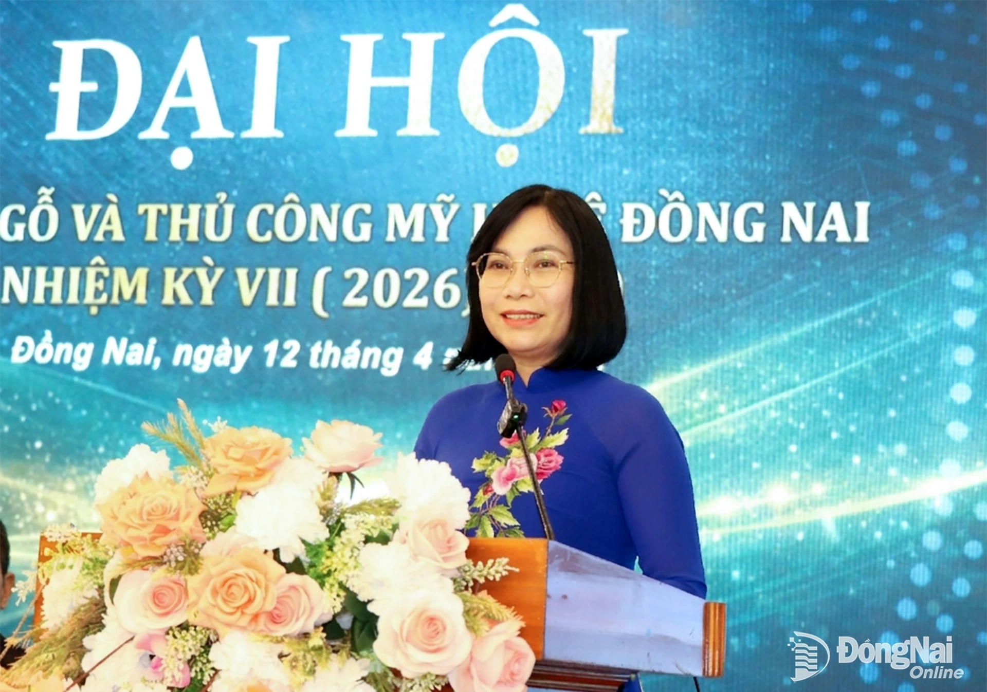 Vice Chairwoman of the Provincial People’s Committee Nguyen Thi Hoang addresses the congress. Photo: Vuong The

