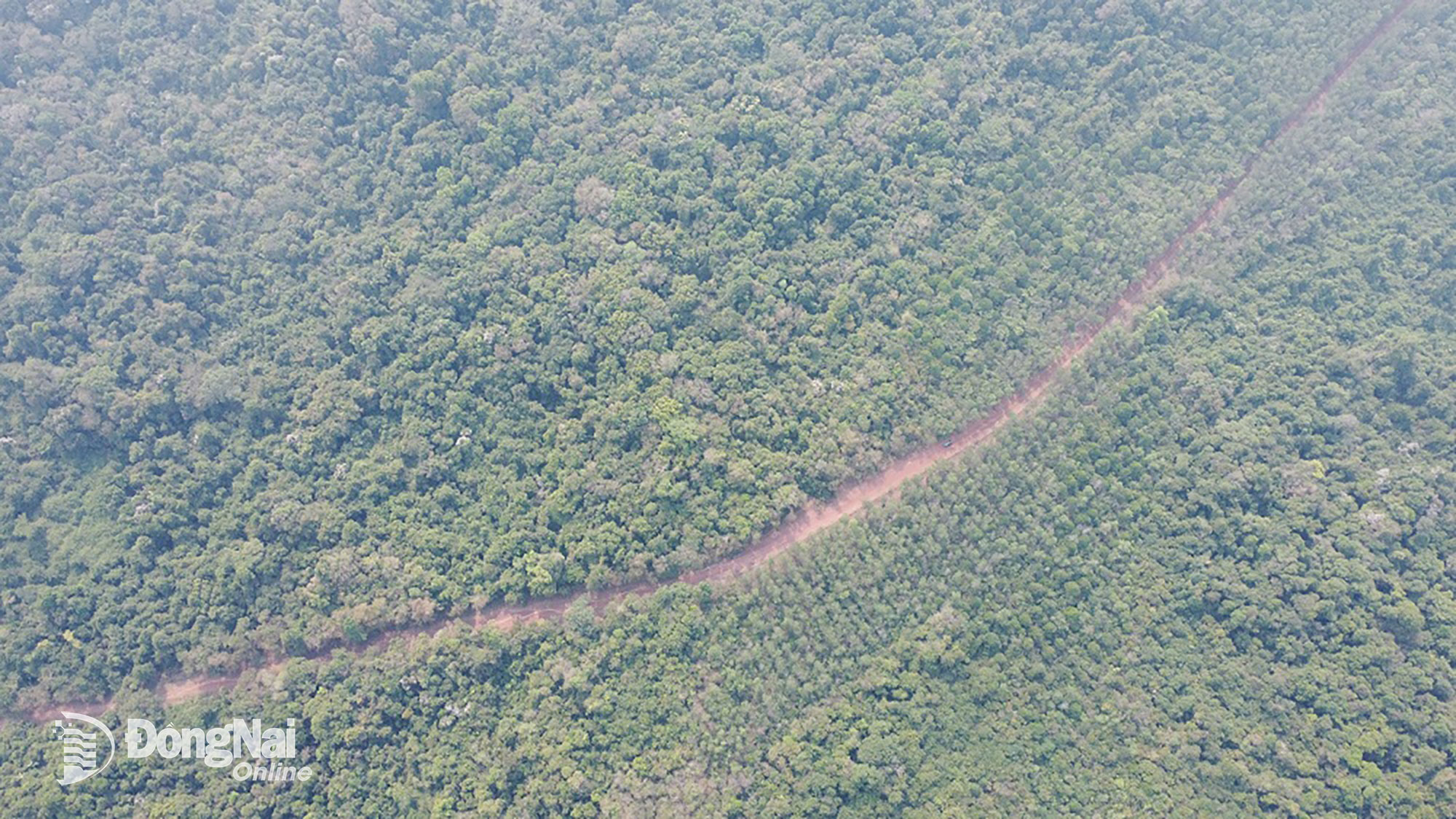 The road linking Ma Da Bridge to Ho Chi Minh Citys Ring Road 4 plays a crucial role in completing the inter-regional transport network and enhancing connectivity between Dong Nai and Ho Chi Minh City.


