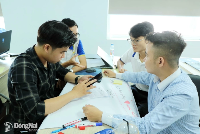 Supporting small enterprises and household businesses in digital transformation