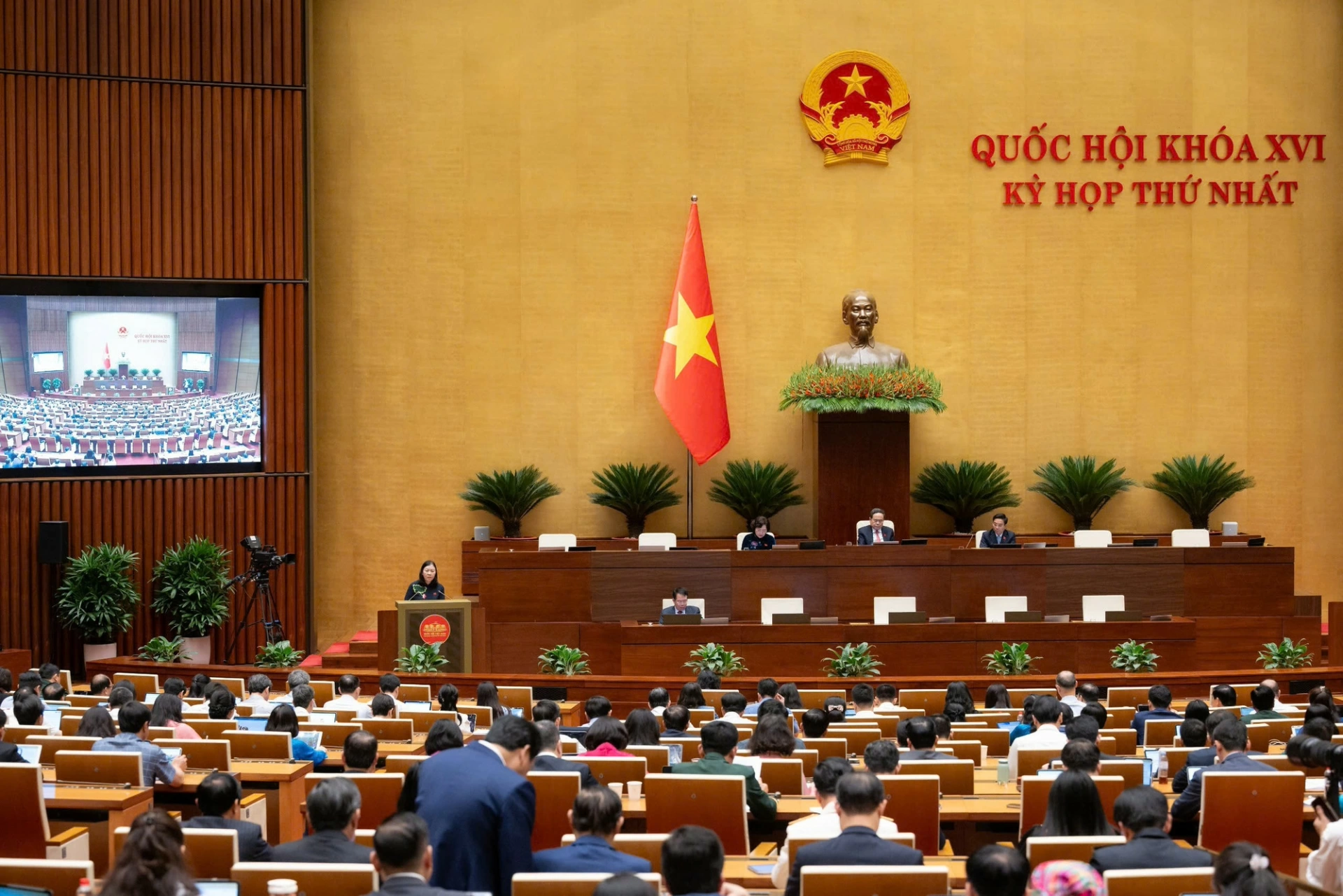 Quang cảnh phiên họp. (Ảnh: DUY LINH)
