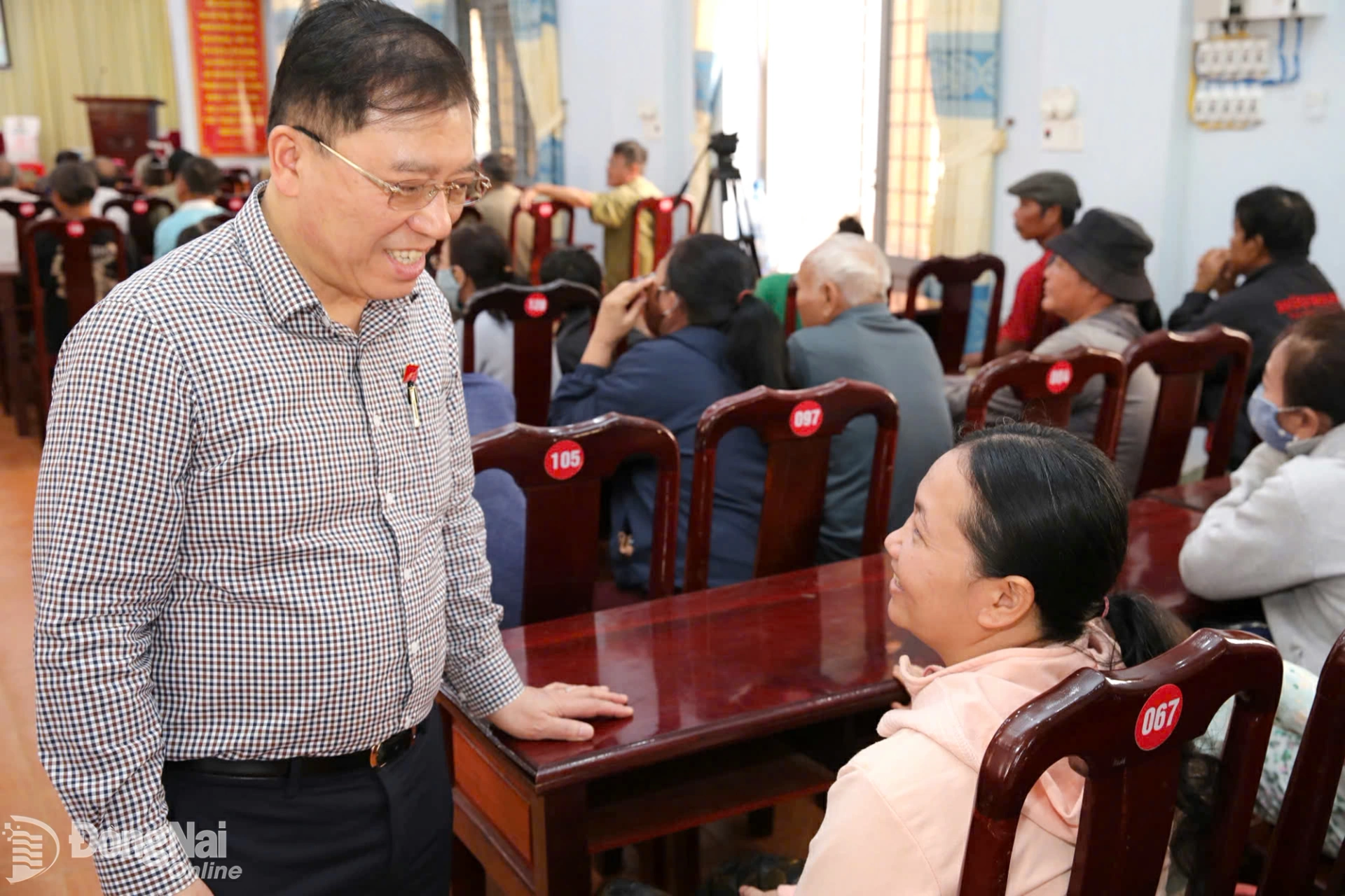 National Assembly deputy Nguyen Tuan Anh meets with voters in Dong Nai province.