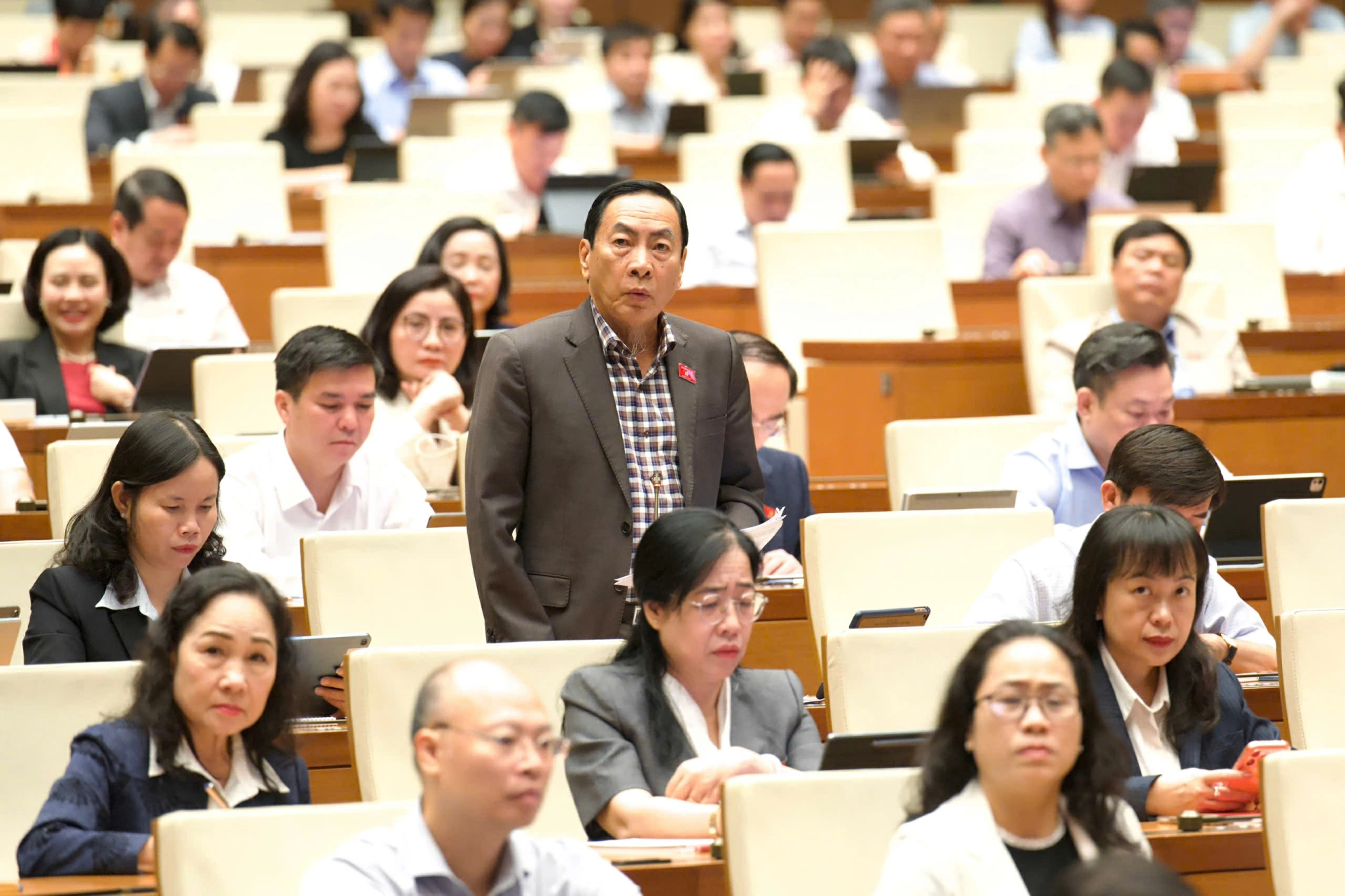 Đại biểu Phạm Văn Hoà – Đoàn ĐBQH tỉnh Đồng Tháp: Cần có sự thống nhất để giảm phiền hà, giảm tốn kém cho người dân