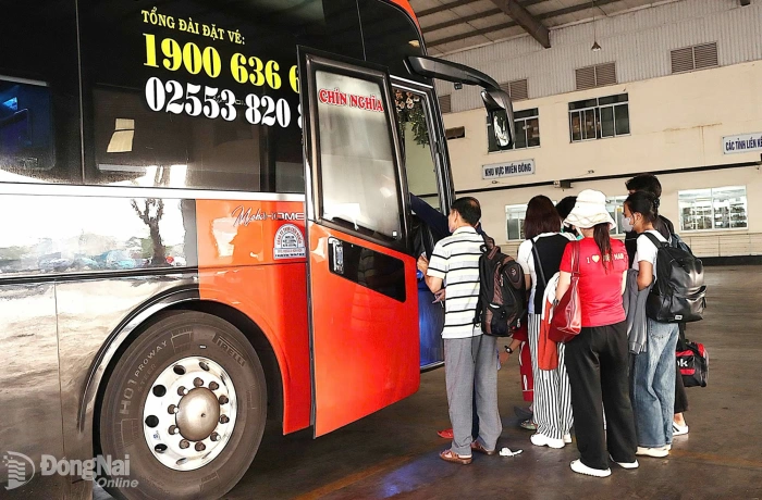 Bến xe, nhà ga Đồng Nai nhộn nhịp dịp cao điểm nghỉ lễ