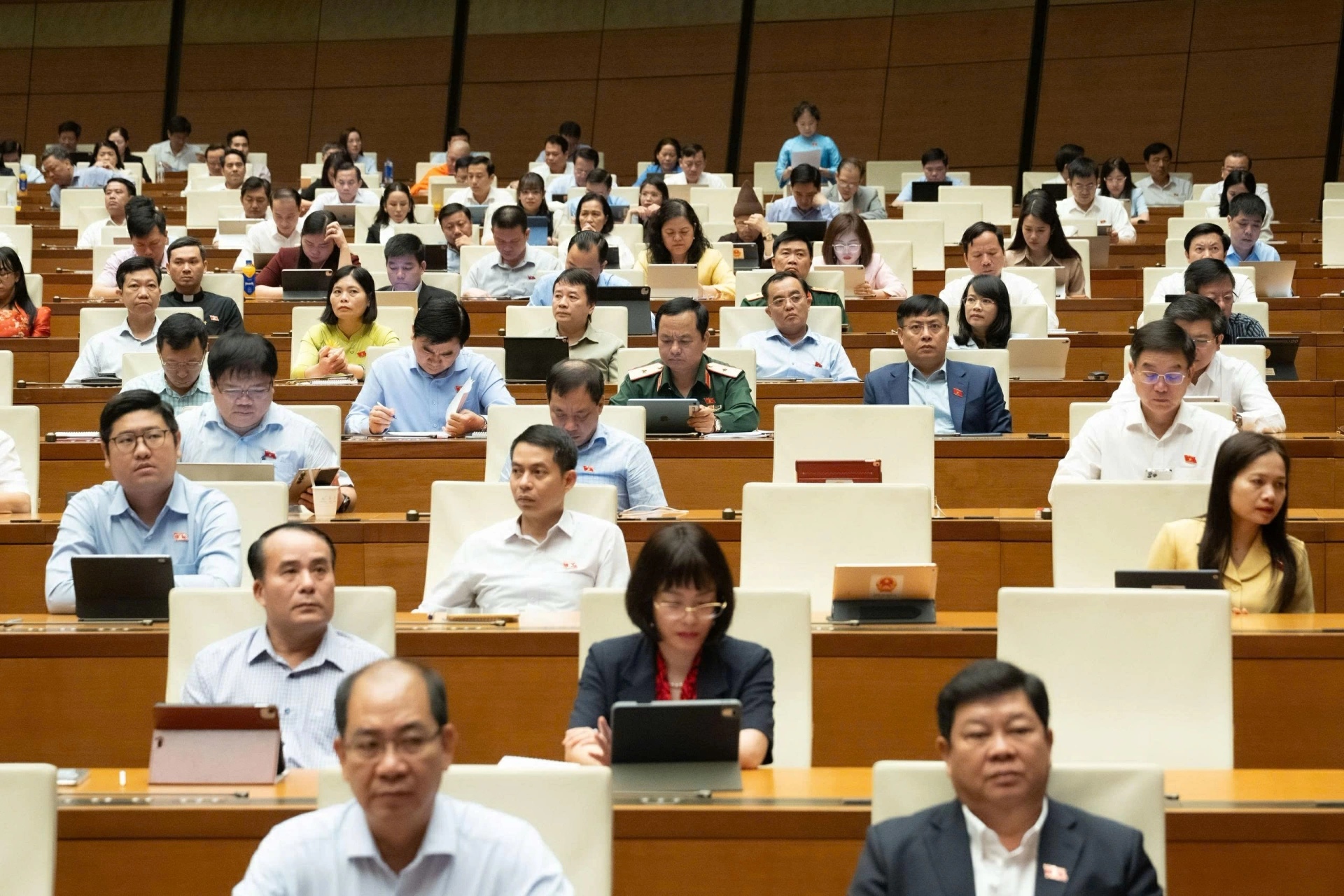 Các đại biểu Quốc hội tham dự Phiên thảo luận 

