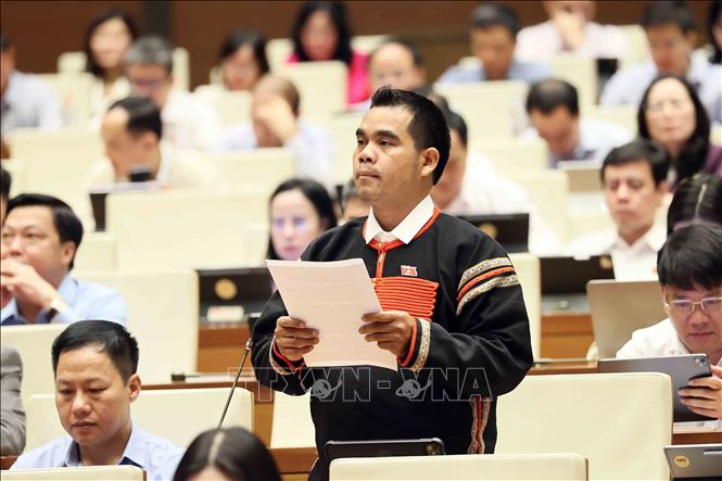 Đại biểu Quốc hội tỉnh Đắk Lắk Y Bhen KĐoh phát biểu. Ảnh: An Đăng/TTXVN
