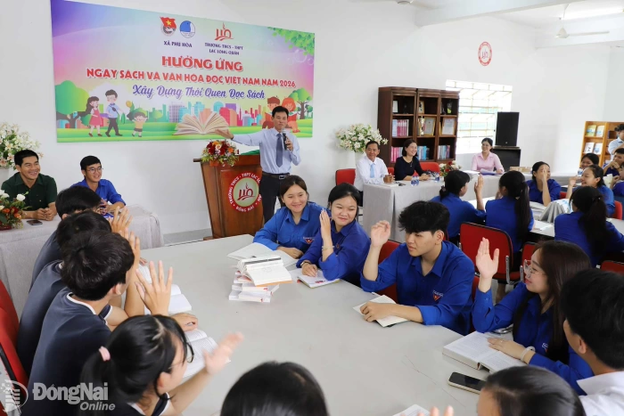 Học sinh xã Phú Hòa tham gia giao lưu, hưởng ứng Ngày sách và văn hóa đọc Việt Nam 2026