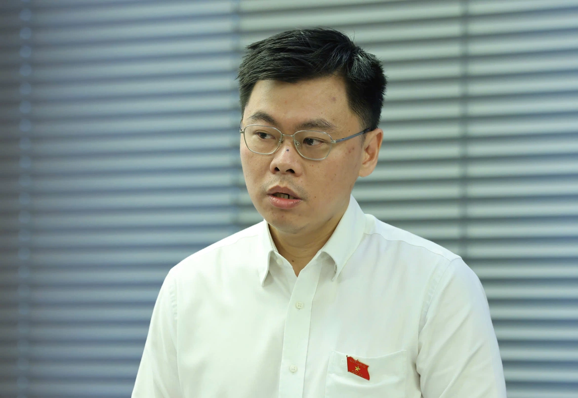 Đại biểu Trương Minh Huy Vũ kiến nghị sớm xây dựng cơ chế đặc thù cho những dự án liên vùng, tạo nền tảng để Đồng Nai phát triển. Ảnh: Quang Phúc.

