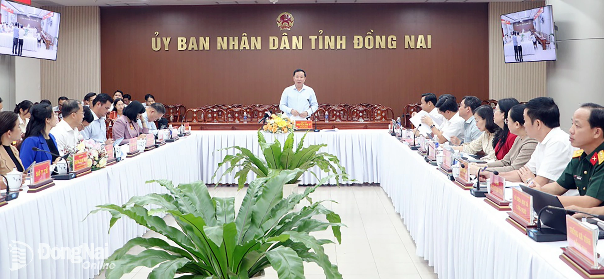 Phó Bí thư Tỉnh ủy, Chủ tịch UBND tỉnh Nguyễn Văn Út phát biểu kết luận hội nghị. Ảnh: Phạm Tùng