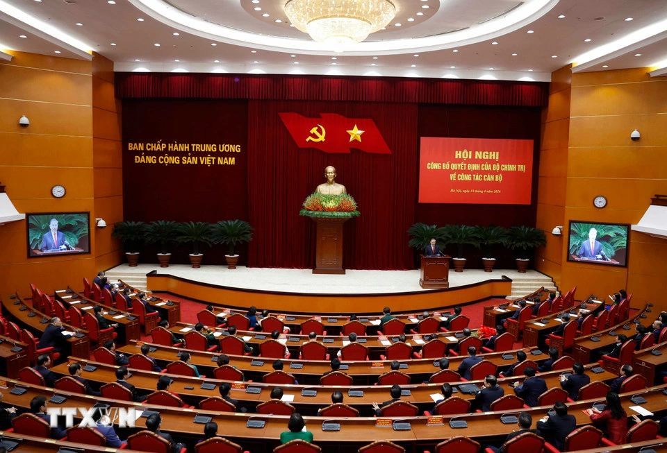 Tổng Bí thư, Chủ tịch nước Tô Lâm phát biểu chỉ đạo Hội nghị công bố Quyết định của Bộ Chính trị về công tác cán bộ. (Ảnh: Thống Nhất/TTXVN)