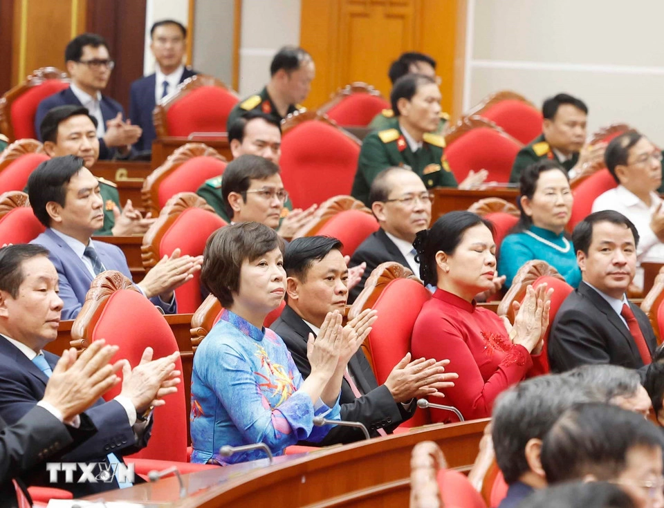Các đại biểu tham dự Hội nghị công bố Quyết định của Bộ Chính trị về công tác cán bộ. (Ảnh: Thống Nhất/TTXVN)
