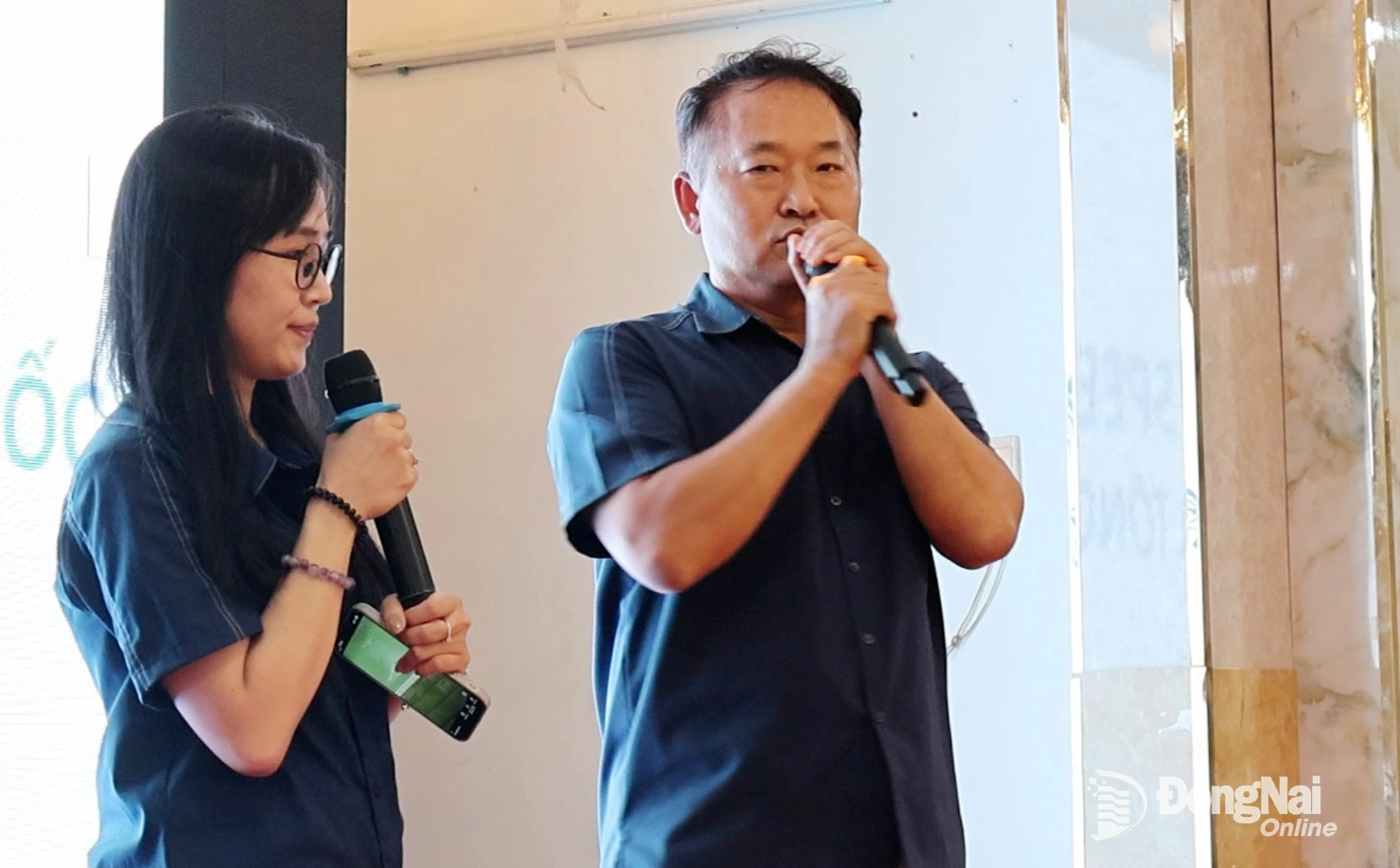 Tổng Giám đốc Công ty TNHH Changshin Việt Nam Kim Si Jung động viên, tri ân người lao động tại buổi họp mặt. Ảnh: Viết Cường
