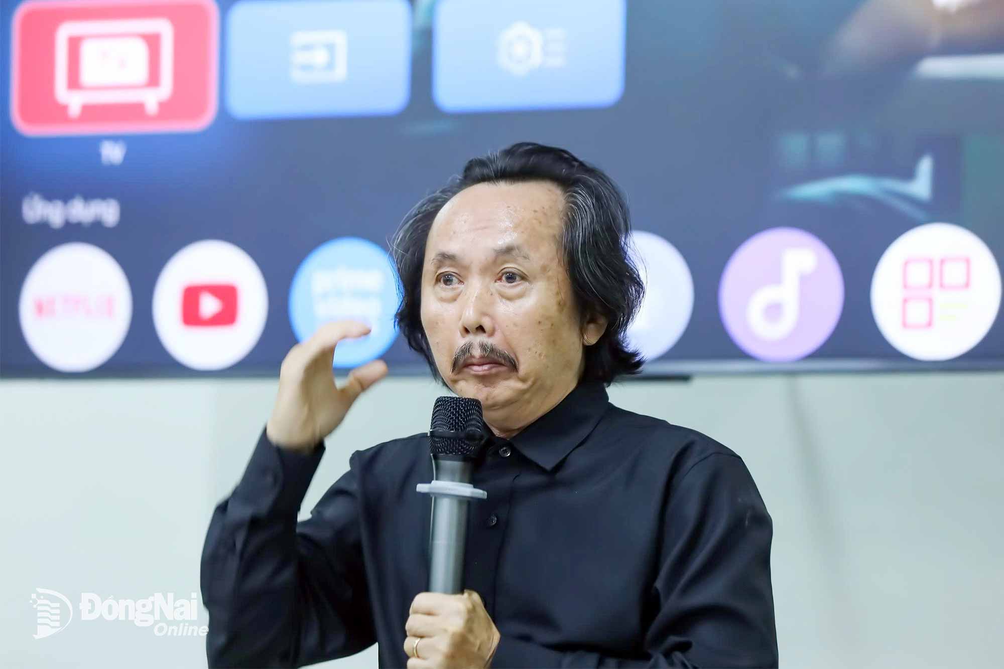 Nghệ sĩ nhiếp ảnh Hoàng Quốc Tuấn. Ảnh: Nguyễn Anh Trọng