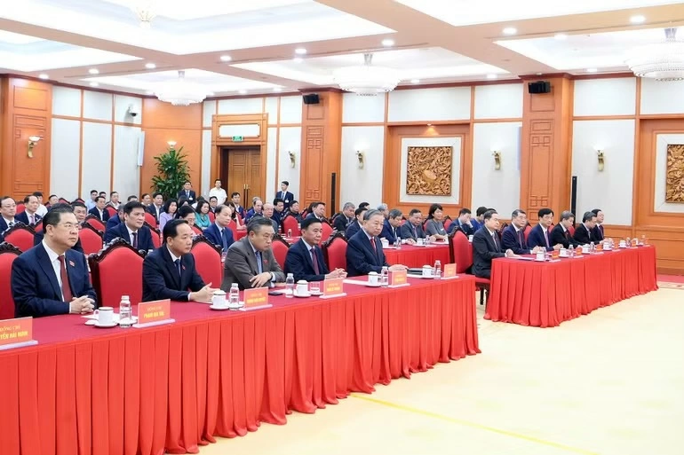 Tổng Bí thư, Chủ tịch nước Tô Lâm và các đồng chí lãnh đạo Đảng, Nhà nước, các đại biểu tham dự hội nghị. (Ảnh: ĐĂNG KHOA)
