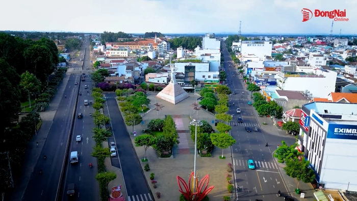 KỶ NIỆM 51 NĂM NGÀY GIẢI PHÓNG MIỀN NAM, THỐNG NHẤT ĐẤT NƯỚC (30-4-1975 - 30-4-2026): Tháng Tư ở Tượng đài Chiến thắng