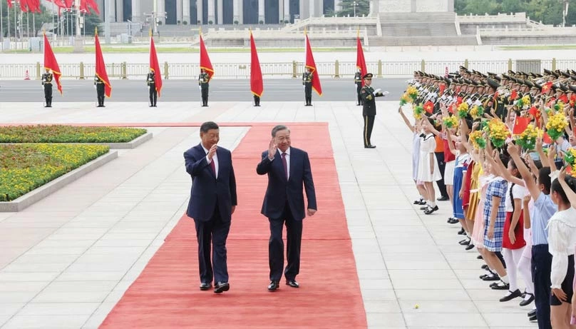 Tổng Bí thư Ban Chấp hành Trung ương Đảng Cộng sản Trung Quốc, Chủ tịch nước Cộng hòa nhân dân Trung Hoa Tập Cận Bình và Phu nhân chủ trì Lễ đón cấp Nhà nước Tổng Bí thư Ban Chấp hành Trung ương Đảng Cộng sản Việt Nam, Chủ tịch nước Cộng hòa xã hội chủ nghĩa Việt Nam Tô Lâm và Phu nhân thăm cấp Nhà nước tới Trung Quốc từ ngày 18 đến 20-8-2024. Ảnh: TTXVN)