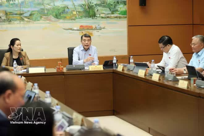 A discussion as part of the 16th National Assembly’s first session on April 10 (Photo: VNA)