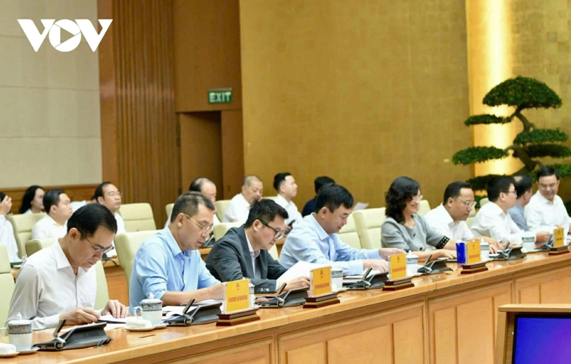 Các đại biểu dự cuộc làm việc.