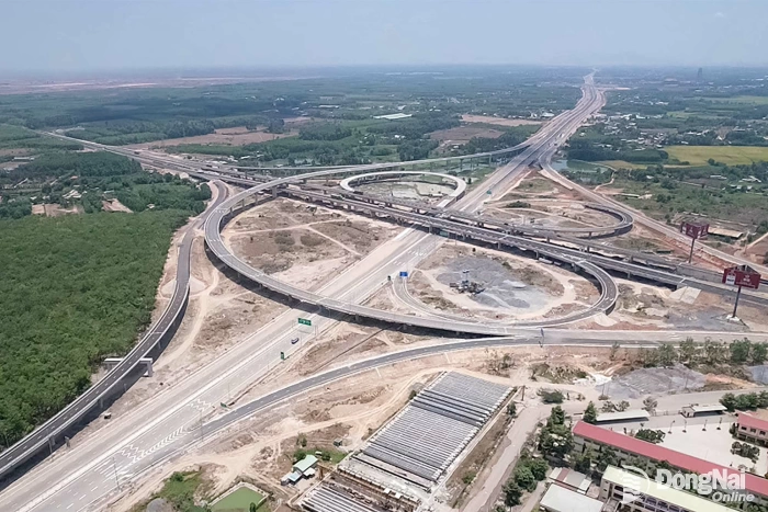 17 giờ chiều nay 29-4 sẽ thông xe, đưa vào khai thác hơn 37km cao tốc Biên Hòa - Vũng Tàu