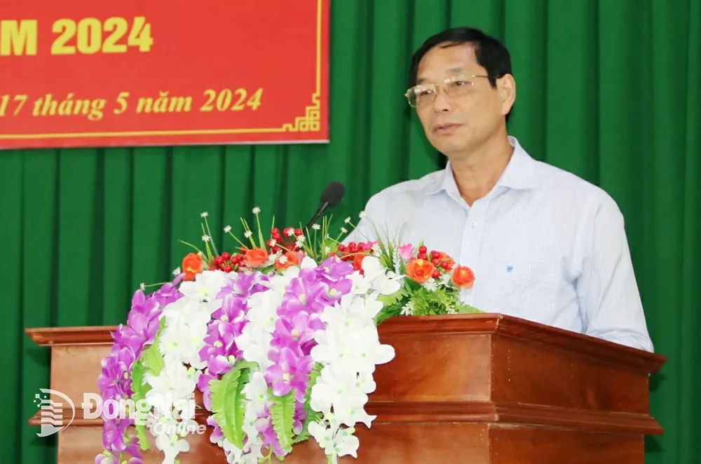 Phó chủ tịch UBND tỉnh Võ Văn Phi phát biểu chỉ đạo hội nghị. Ảnh: Văn Gia