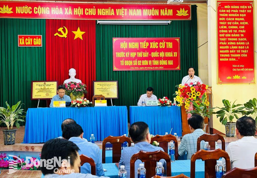 Người dân Trảng Bom quan tâm đến vấn đề đất đai và nội dung sách giáo khoa