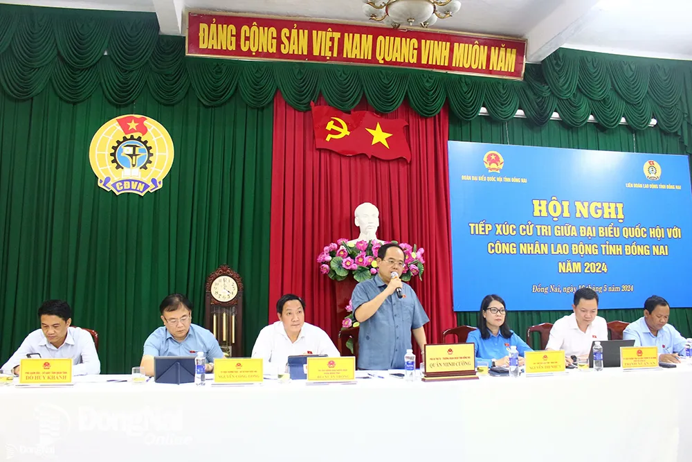 Phó bí thư Tỉnh ủy, Trưởng đoàn đại biểu Quốc hội tỉnh Quản Minh Cường phát biểu tại hội  nghị. Ảnh: Lan Mai