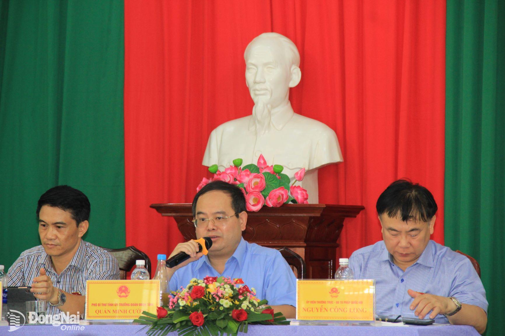 Phó bí thư Tỉnh ủy, Trưởng đoàn đại biểu Quốc hội tỉnh Quản Minh Cường phát biểu tại buổi tiếp xúc cử tri. Ảnh: Nga Sơn
