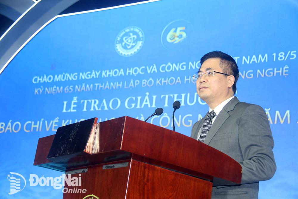 Thứ trưởng Bộ KH-CN Nguyễn Hoàng Giang phát biểu tại buổi lễ trao giải. Ảnh: Hà Lê