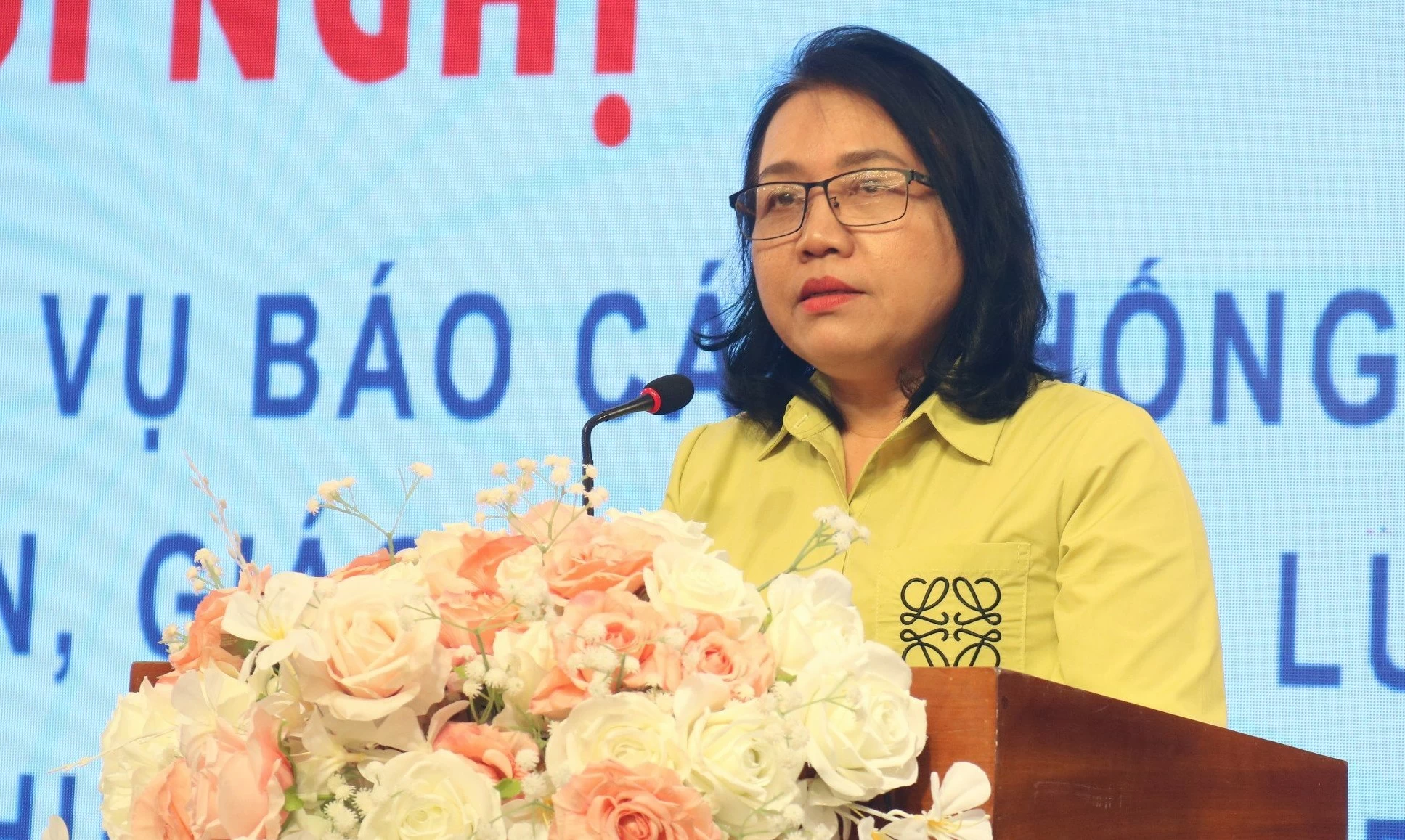 Phó giám đốc Sở Tư pháp Nguyễn Thị Kim Hương phát biểu tại hội nghị. Ảnh: A.Nhơn