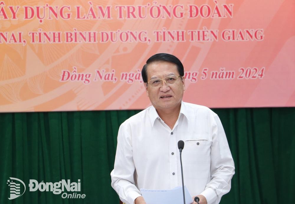 Phó chủ tịch UBND tỉnh Tiền Giang Phạm Văn Trọng phát biểu ý kiến tại buổi làm việc. Ảnh: Phạm Tùng