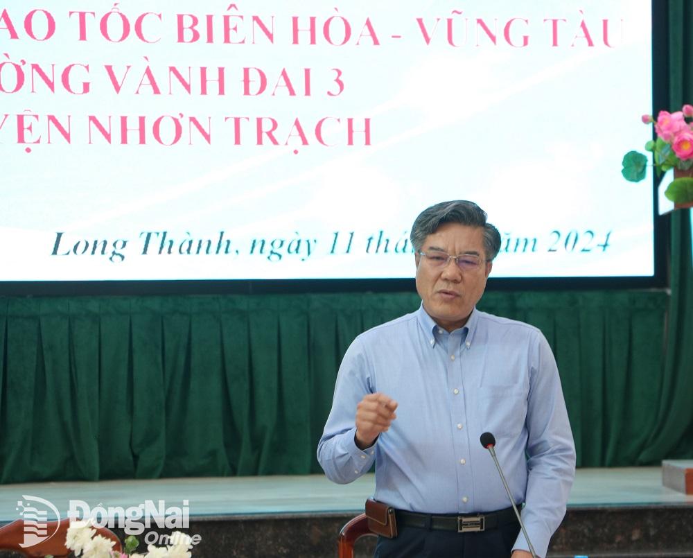 Bí thư Huyện ủy Long Thành Dương Minh Dũng phát biểu ý kiến tại buổi làm việc. Ảnh: Phạm Tùng   