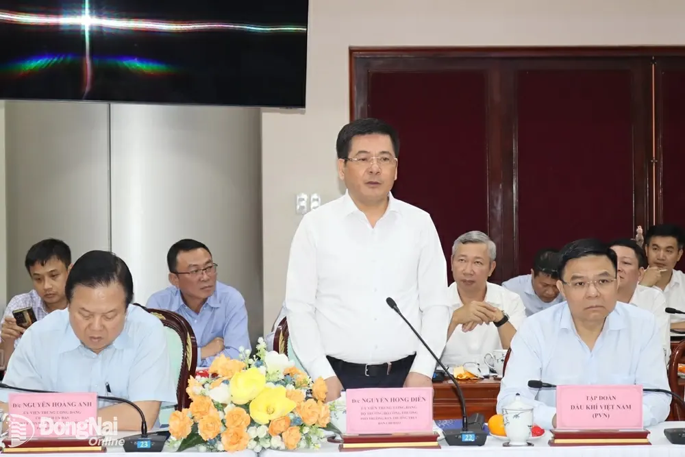 Ủy viên Trung ương Đảng, Bộ trưởng Bộ Công thương Nguyễn Hồng Diên, Phó trưởng Ban chỉ đạo thường trực phát biểu kết luận buổi làm việc. Ảnh: Hoàng Lộc
