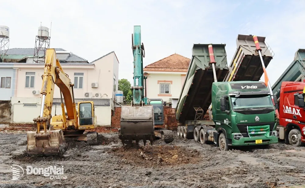 Động thổ dự án nhà ở xã hội quy mô khoảng 1 ngàn căn hộ tại phường Long Bình Tân. Ảnh: Hoàng Lộc