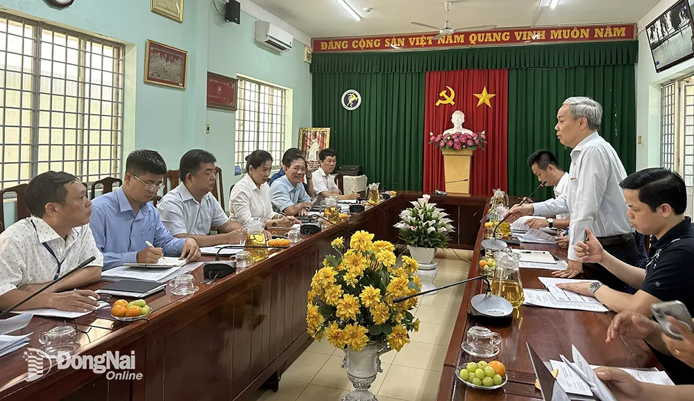 Ông Nguyễn Hùng Long, Phó cục trưởng Cục An toàn thực phẩm phát biểu tại buổi làm việc. Ảnh: Hạnh Dung